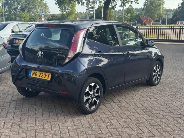 Toyota AYGO 1.0 VVT-i x-play / Camera / Bluetooth / Airco