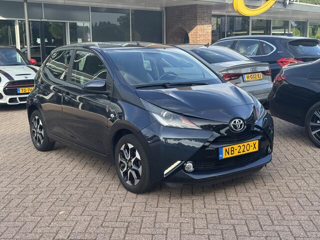 Toyota AYGO 1.0 VVT-i x-play / Camera / Bluetooth / Airco