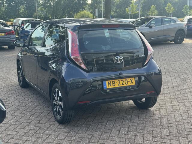 Toyota AYGO 1.0 VVT-i x-play / Camera / Bluetooth / Airco