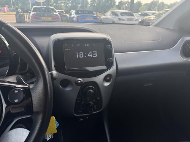 Toyota AYGO 1.0 VVT-i x-play / Camera / Bluetooth / Airco