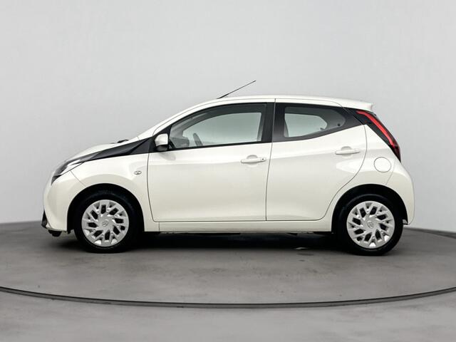 Toyota AYGO 1.0 VVT-i x-play | Apple Carplay /- Android Auto | Airco | Parkeercamera |