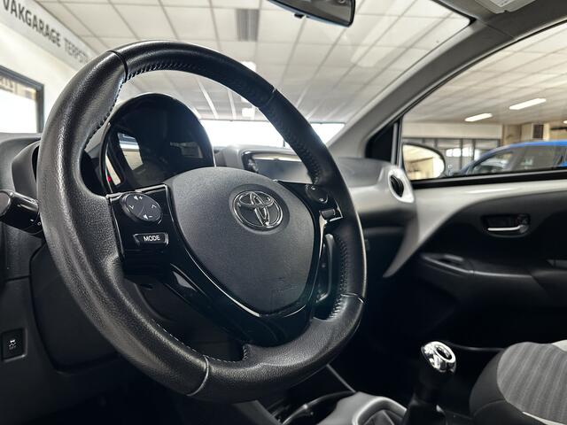 Toyota AYGO 1.0 VVT-i x-play limited/ Apple+Android/ LED Dagrijverl./ Camera/ Airco/ Bluetooth/ Multi.LEDER.Stuur/ Elek.Pakket/ Isofix/ C.V.Afstand.