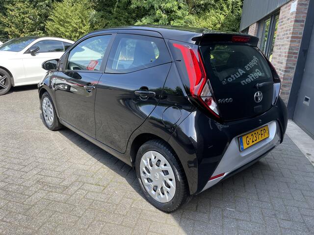 Toyota AYGO 1.0 VVT-i x-play 5drs. Navigatie Airco Camera