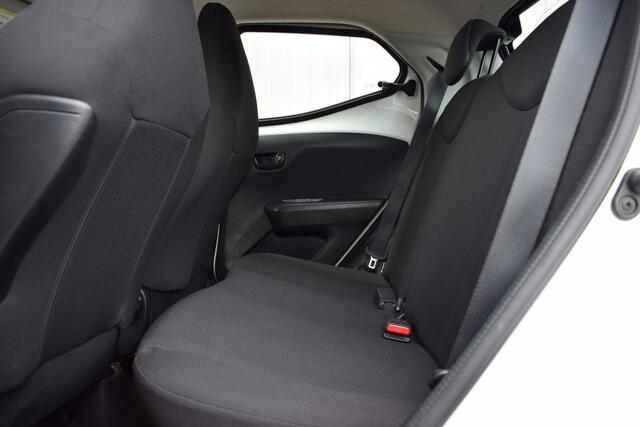 Toyota AYGO 1.0 VVT-i 5Drs X-Now Airco | Originele Audio | Stuurbekrachtiging | Isofix