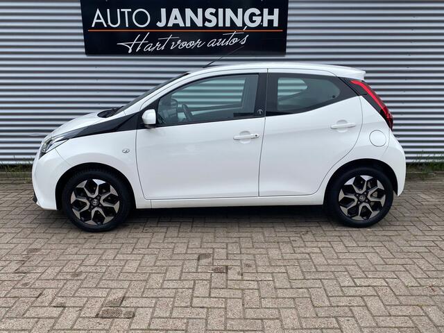 Toyota AYGO 1.0 VVT-i x-play | Airco | LM Velgen | Lage km stand! | Camera! | Apple carplay/Android auto | RIJKLAARPRIJS INCL 12 MAANDEN GARANTIE EN BEURT