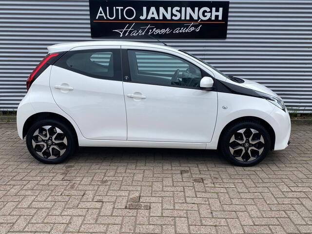 Toyota AYGO 1.0 VVT-i x-play | Airco | LM Velgen | Lage km stand! | Camera! | Apple carplay/Android auto | RIJKLAARPRIJS INCL 12 MAANDEN GARANTIE EN BEURT