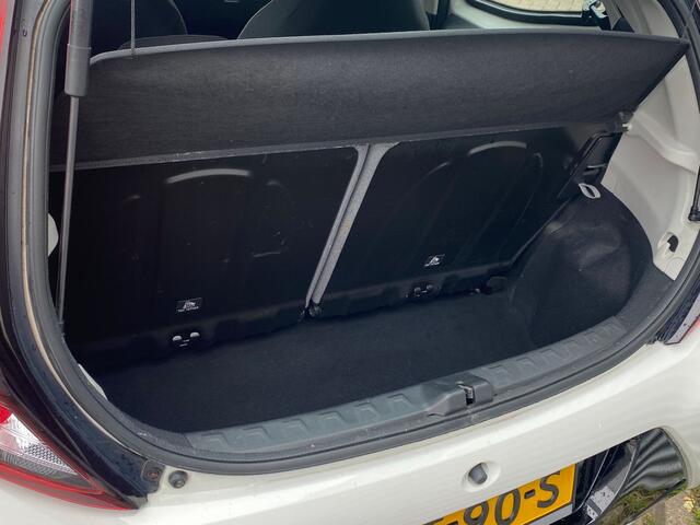 Toyota AYGO 1.0 VVT-i x-play | Airco | LM Velgen | Lage km stand! | Camera! | Apple carplay/Android auto | RIJKLAARPRIJS INCL 12 MAANDEN GARANTIE EN BEURT