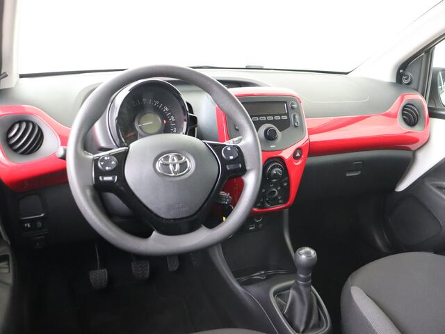 Toyota AYGO 1.0 VVT-i x-fun I Airco I 5 Deurs I Zuinig I Centrale vergrendeling met afstandsbediening I Volledig LOUWMAN Onderhouden I