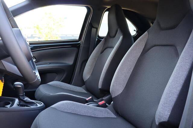 Toyota AYGO X 1.0 VVT-i play Automaat , NIEUW, LEVERBAAR 09-25 met ¤1.000 voordeel