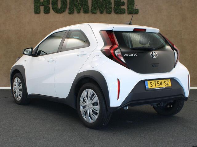 Toyota AYGO X 1.0 VVT-i MT Play - ORIGINEEL NEDERLANDSE AUTO - AIRCO - ADAPTIEVE CRUISE CONTROL - ACHTERUITRIJCAMERA - BLUETOOTH - LICHTSENSOR - DAB RADIO