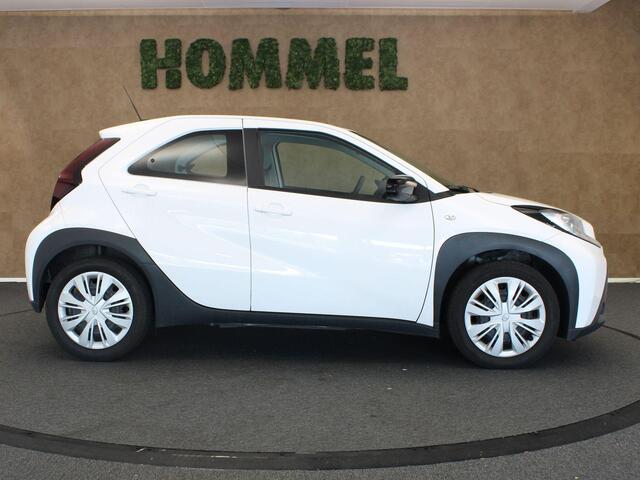 Toyota AYGO X 1.0 VVT-i MT Play - ORIGINEEL NEDERLANDSE AUTO - AIRCO - ADAPTIEVE CRUISE CONTROL - ACHTERUITRIJCAMERA - BLUETOOTH - LICHTSENSOR - DAB RADIO