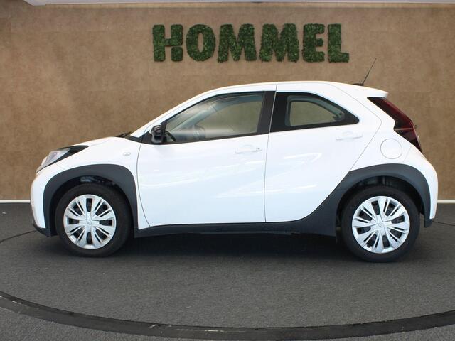 Toyota AYGO X 1.0 VVT-i MT Play - ORIGINEEL NEDERLANDSE AUTO - AIRCO - ADAPTIEVE CRUISE CONTROL - ACHTERUITRIJCAMERA - BLUETOOTH - LICHTSENSOR - DAB RADIO