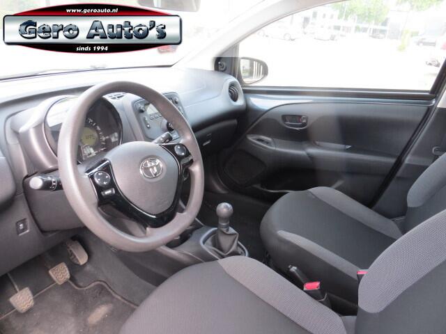 Toyota AYGO 1.0 VVT-i x-fun nl auto 5 drs airco ,cruise control ,elec pakket