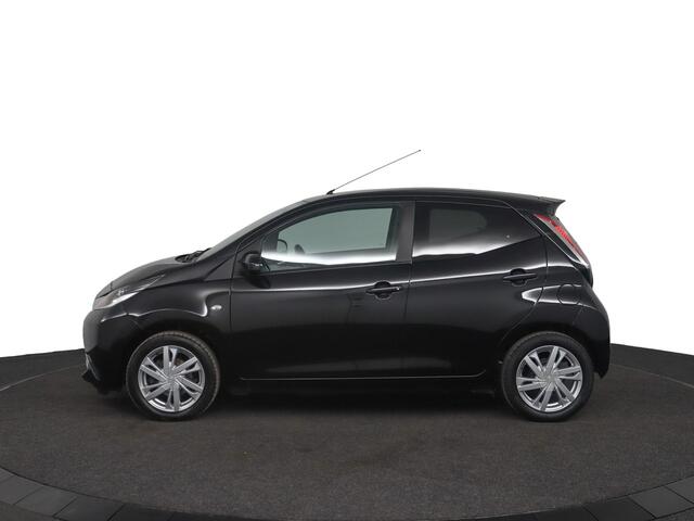 Toyota AYGO 1.0 VVT-i x-sport | Lichtmetalen velgen | Parkeer camera | Bluetooth |