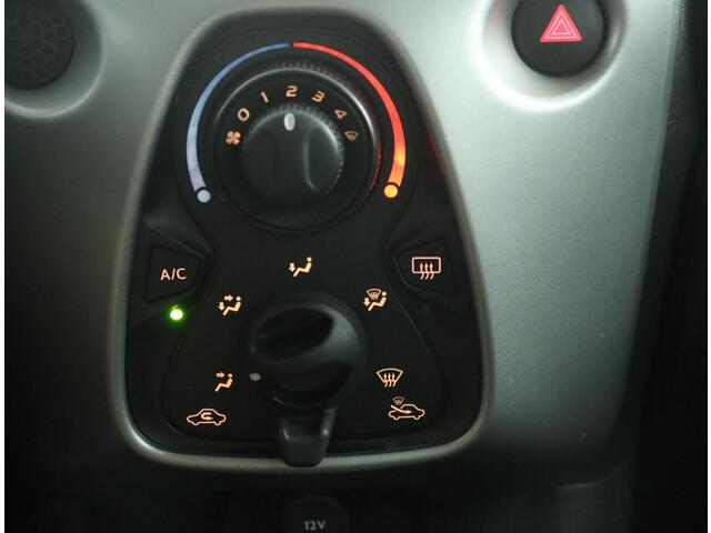 Toyota AYGO 1.0 VVT-i x-sport | Lichtmetalen velgen | Parkeer camera | Bluetooth |