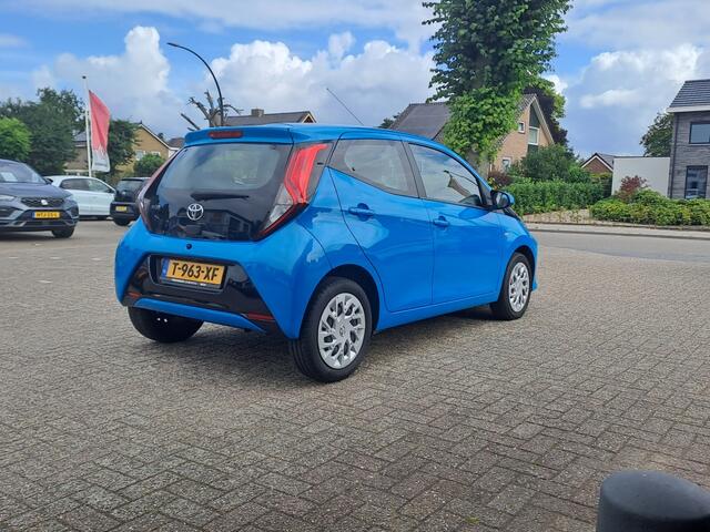 Toyota AYGO 1.0 VVT-i x-play