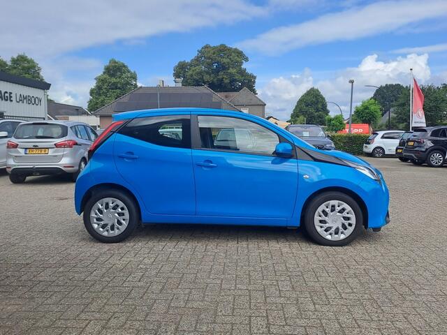 Toyota AYGO 1.0 VVT-i x-play