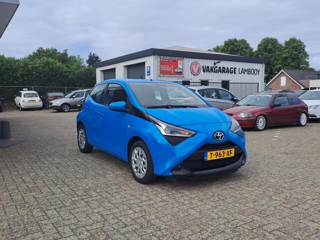 Toyota AYGO 1.0 VVT-i x-play