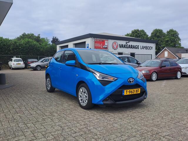 Toyota AYGO 1.0 VVT-i x-play