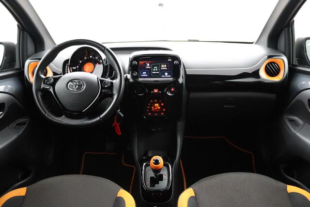 Toyota AYGO 1.0 VVT-i x-JBL | Automaat | Climate control | Apple carplay-android auto | Parkeercamera |