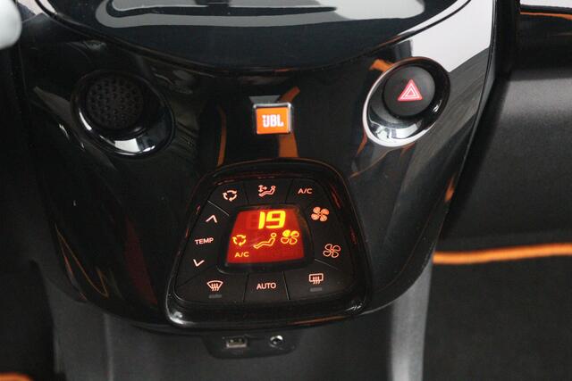 Toyota AYGO 1.0 VVT-i x-JBL | Automaat | Climate control | Apple carplay-android auto | Parkeercamera |