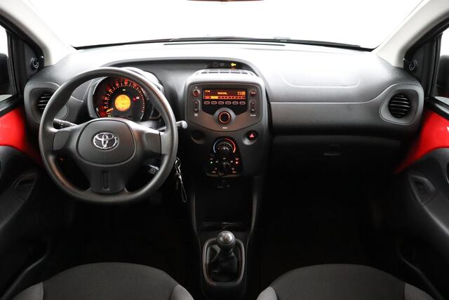 Toyota AYGO 1.0 VVT-i x-now | Airco | Bluetooth telefonie en muziek streaming |
