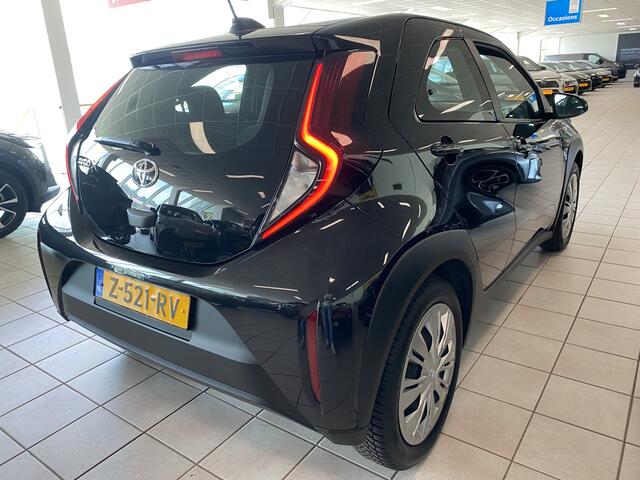 Toyota AYGO X 1.0 VVT-i MT Play