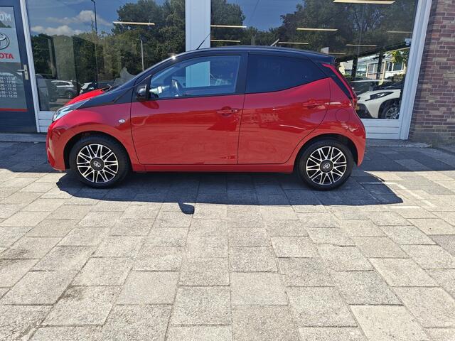Toyota AYGO 1.0 VVT-i x-clusiv
