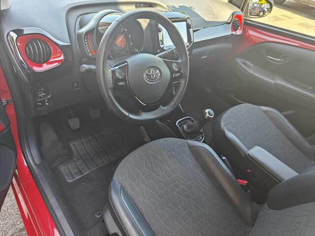 Toyota AYGO 1.0 VVT-i x-clusiv