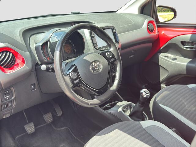 Toyota AYGO 1.0 VVT-i x-first | Apple Carplay | Camera