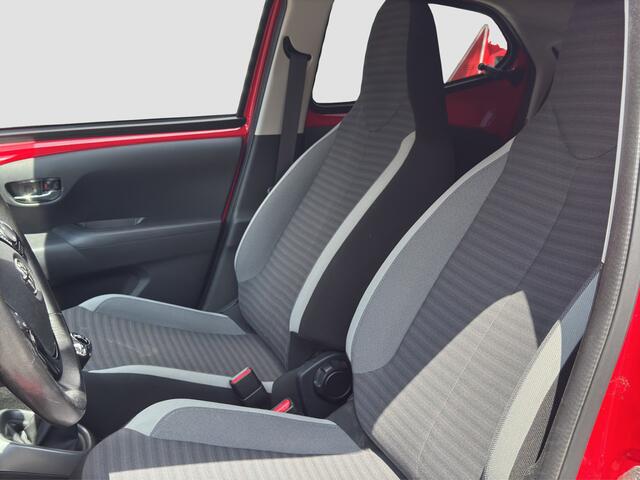Toyota AYGO 1.0 VVT-i x-first | Apple Carplay | Camera