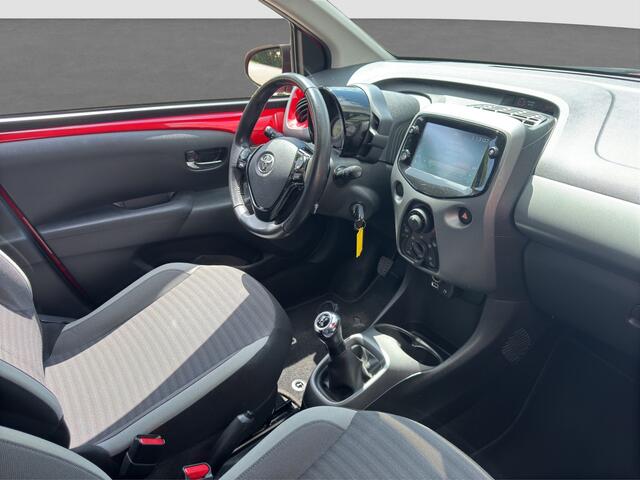 Toyota AYGO 1.0 VVT-i x-first | Apple Carplay | Camera