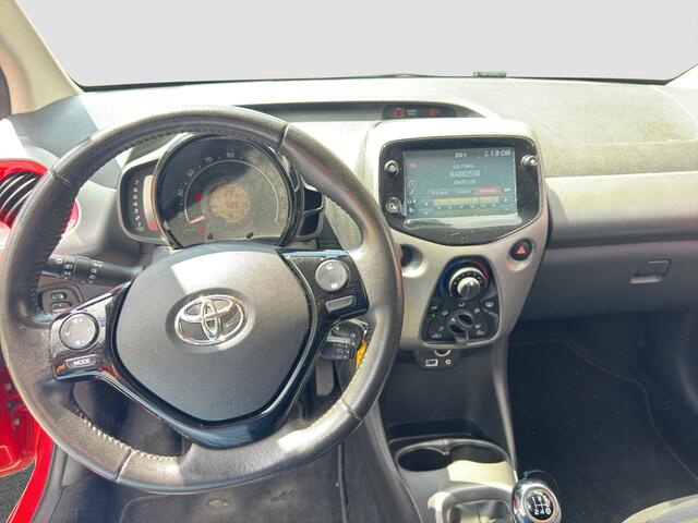 Toyota AYGO 1.0 VVT-i x-first | Apple Carplay | Camera