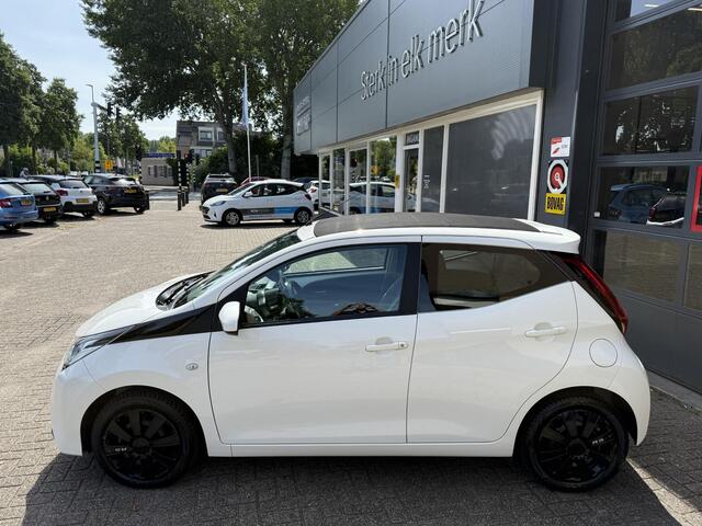 Toyota AYGO 1.0 VVT-i x-play / Airco/ Apple carplay/ Camera/ Open dak/ LED