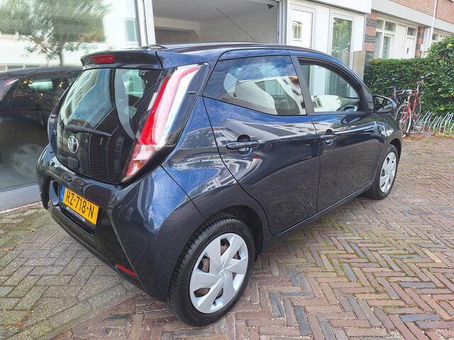 Toyota AYGO 1.0 VVT-i X-Play 5Drs /44.000 Km/Camera/Airco/1e Eig/Garantie