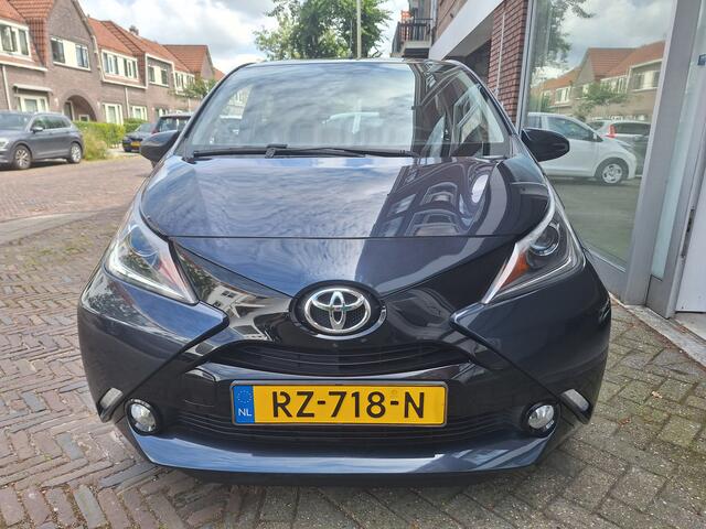 Toyota AYGO 1.0 VVT-i X-Play 5Drs /44.000 Km/Camera/Airco/1e Eig/Garantie