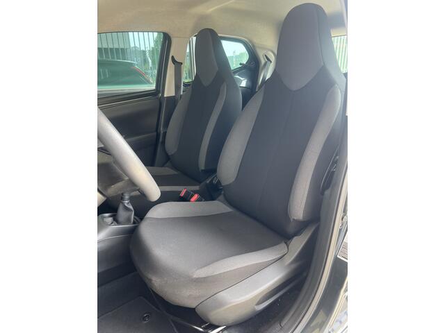 Toyota AYGO 1.0 VVT-i x-fun 5 Deurs | AIRCO | BLUETOOTH