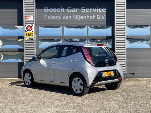 Toyota AYGO 1.0 VVT-i x-play AIRCO 0NAVIGATIE CRUISE BLUETOOTH LED CAMERA 57DKM