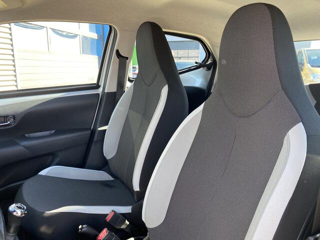 Toyota AYGO 1.0 VVT-i x-play AIRCO 0NAVIGATIE CRUISE BLUETOOTH LED CAMERA 57DKM