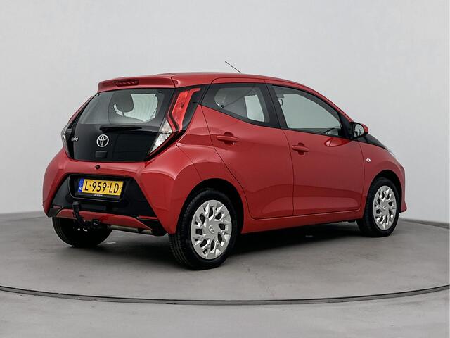 Toyota AYGO 1.0 VVT-i x-play | NL-Auto | Fietsendragerbeugel | Apple Carplay -/ Android Auto |