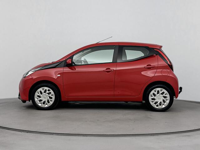 Toyota AYGO 1.0 VVT-i x-play | NL-Auto | Fietsendragerbeugel | Apple Carplay -/ Android Auto |