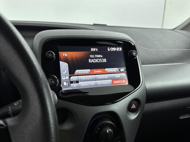 Toyota AYGO 1.0 VVT-i x-play | NL-Auto | Fietsendragerbeugel | Apple Carplay -/ Android Auto |