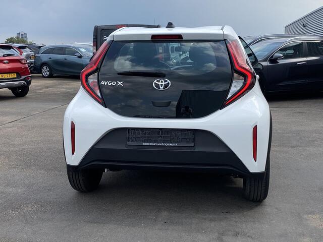 Toyota AYGO X 1.0 VVT-i S-CVT Play Automaat, BTW-auto! Achteruitrij camera, adaptieve cruise control, start/stop systeem, Apple CarPlay/Android Auto, airconditioning, buitenspiegels elektr. verstelbaar