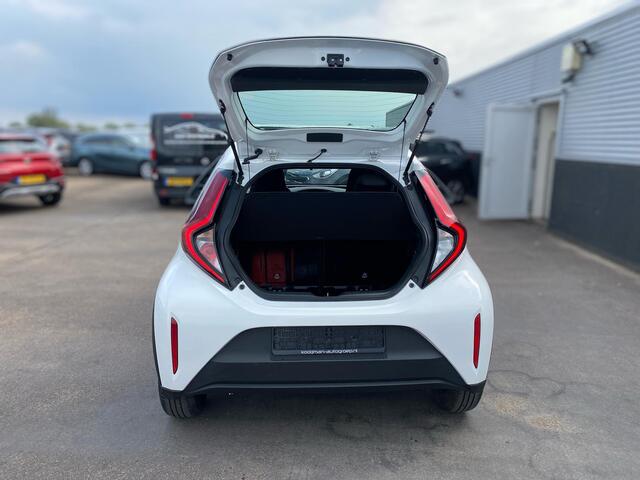 Toyota AYGO X 1.0 VVT-i S-CVT Play Automaat, BTW-auto! Achteruitrij camera, adaptieve cruise control, start/stop systeem, Apple CarPlay/Android Auto, airconditioning, buitenspiegels elektr. verstelbaar