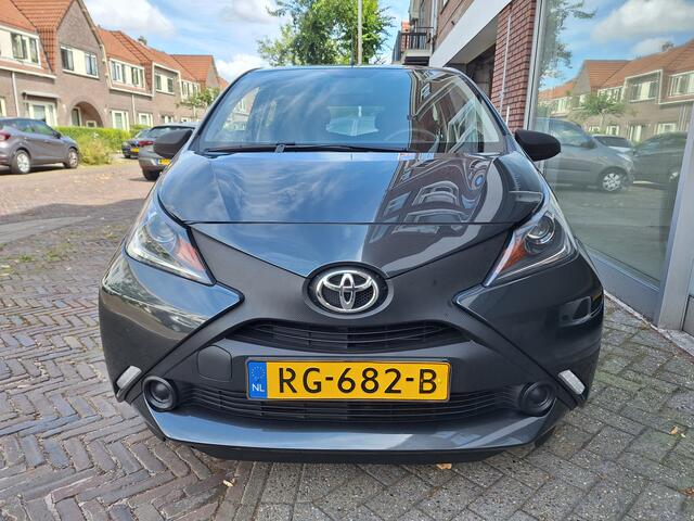 Toyota AYGO 1.0 VVT-i X-Fun 5Drs /66.000 Km/Airco/Bluetooth/Led/Garantie