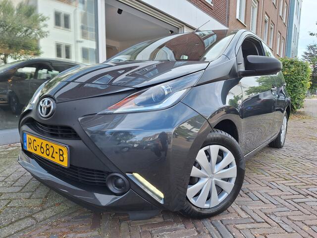 Toyota AYGO 1.0 VVT-i X-Fun 5Drs /66.000 Km/Airco/Bluetooth/Led/Garantie