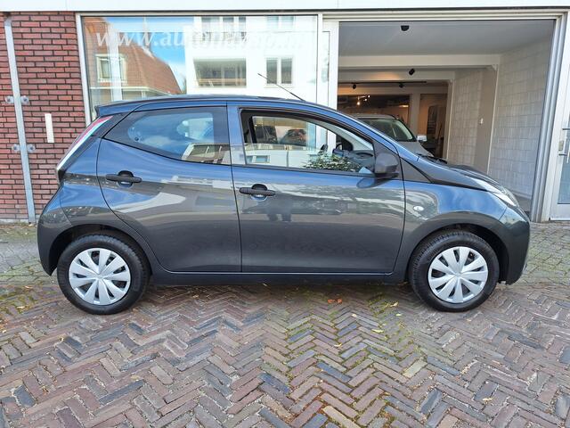 Toyota AYGO 1.0 VVT-i X-Fun 5Drs /66.000 Km/Airco/Bluetooth/Led/Garantie