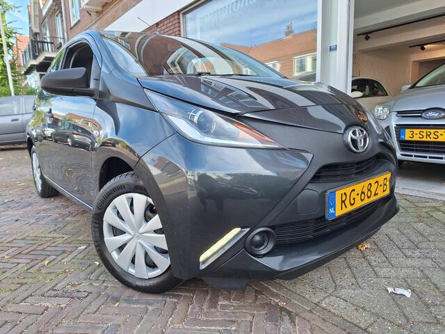 Toyota AYGO 1.0 VVT-i X-Fun 5Drs /66.000 Km/Airco/Bluetooth/Led/Garantie