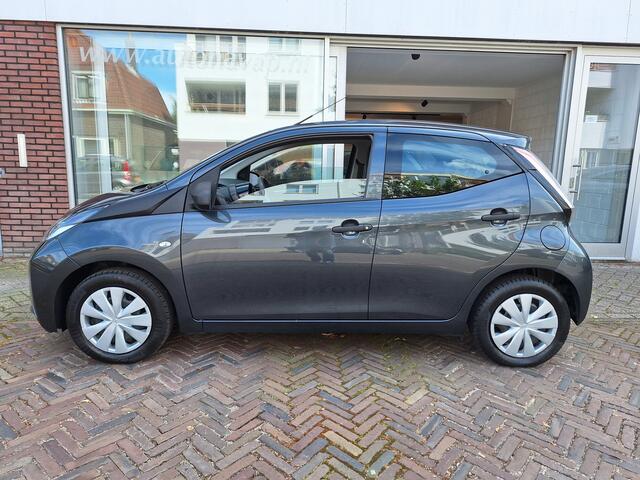 Toyota AYGO 1.0 VVT-i X-Fun 5Drs /66.000 Km/Airco/Bluetooth/Led/Garantie
