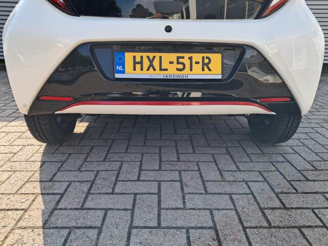 Toyota AYGO 1.0 VVT-i x-play Automaat met 14.079 km!!!! RIJKLAARPRIJS INCL 12 MAANDEN GARANTIE EN BEURT